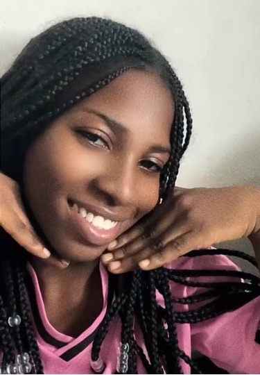 Live on HotMegle — Mia